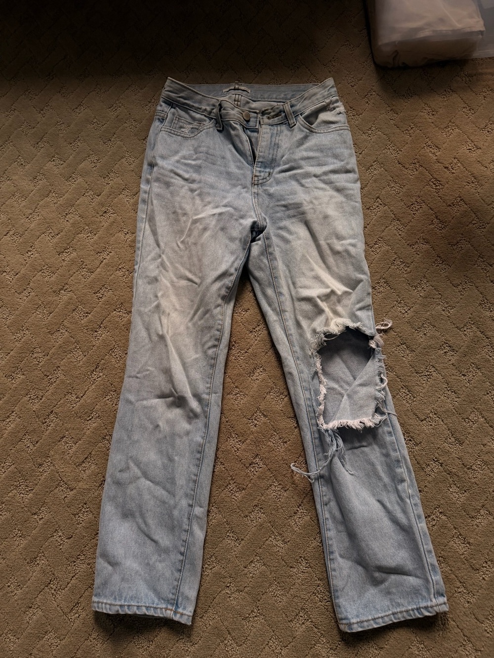 Oak + Fort Ripped Knee Straight Leg Light Blue Distressed Women’s Jeans